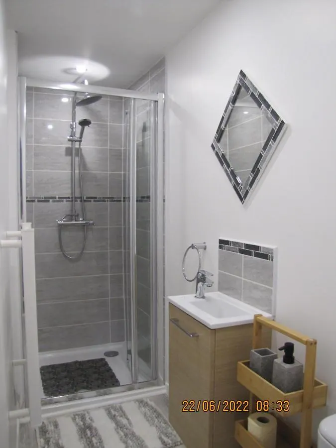 C'Est La Vie Bed & Breakfast Saint-Malo-des-Trois-Fontaines 0*,
