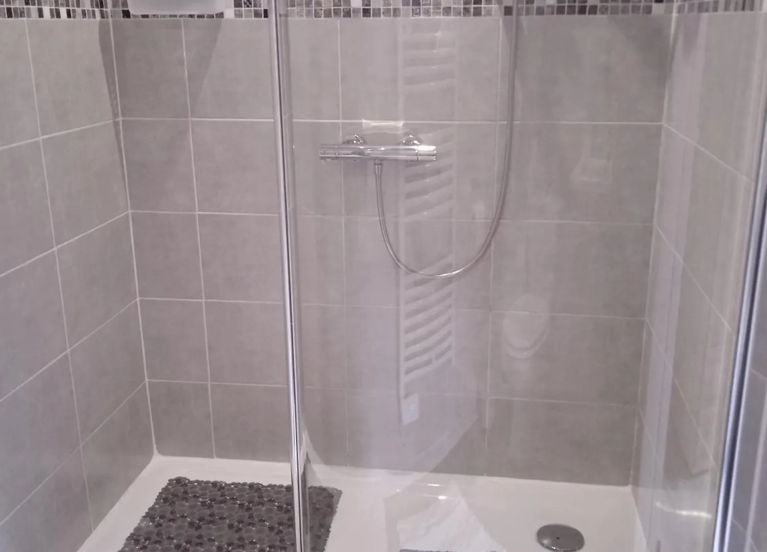 C'Est La Vie Bed & Breakfast Saint-Malo-des-Trois-Fontaines France